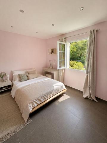 VILLA D'EXCEPTION 172 m² - PISCINE - TERRAIN ARBORÉ DE 2 000 m²