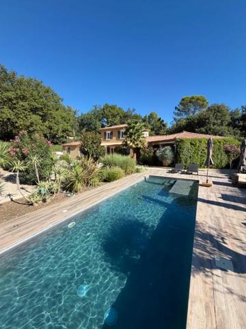 VILLA D'EXCEPTION 172 m² - PISCINE - TERRAIN ARBORÉ DE 2 000 m²