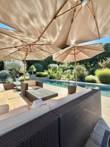 VILLA D'EXCEPTION 172 m² - PISCINE - TERRAIN ARBORÉ DE 2 000 m²