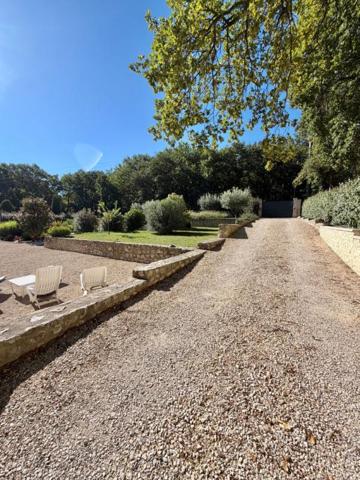 VILLA D'EXCEPTION 172 m² - PISCINE - TERRAIN ARBORÉ DE 2 000 m²