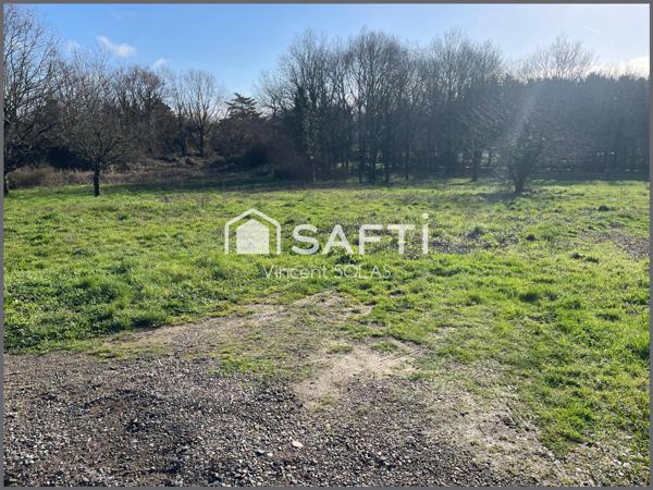 Terrain Viabilisé de 1266 m² - Hors Lotissement - Exposition SUD - Calme