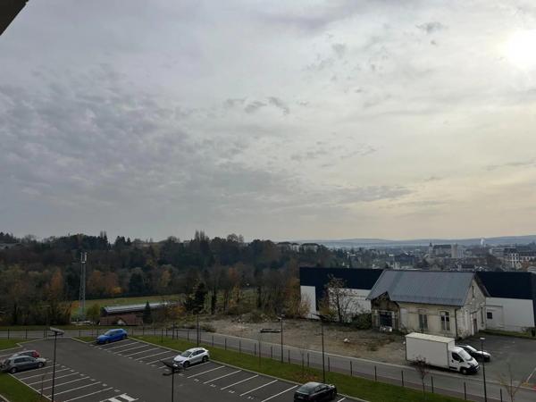 Appartement à louer 5 pièces 124.15m²