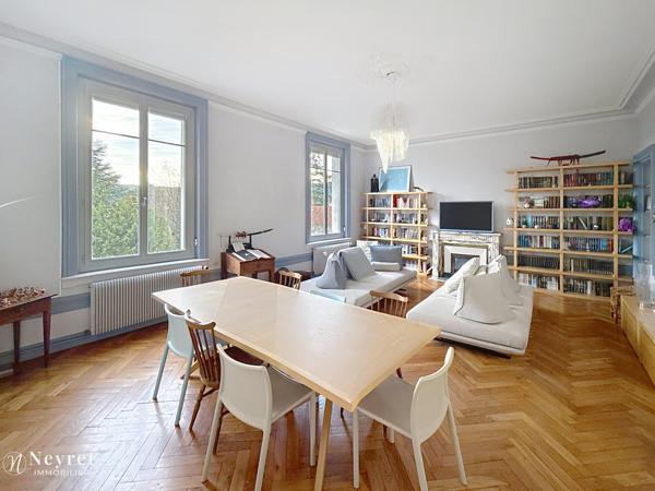 Appartement de charme de 229 m² dans une maison bourgeoise – Quartier Sainte-Marie