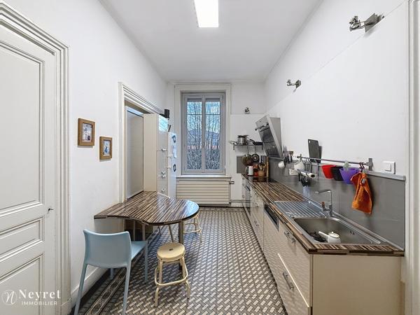 Appartement de charme de 229 m² dans une maison bourgeoise – Quartier Sainte-Marie