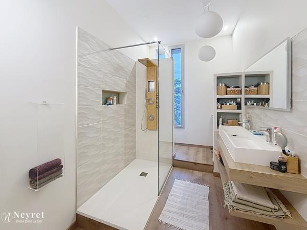 Appartement de charme de 229 m² dans une maison bourgeoise – Quartier Sainte-Marie