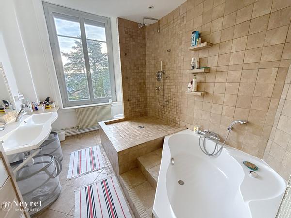 Appartement de charme de 229 m² dans une maison bourgeoise – Quartier Sainte-Marie