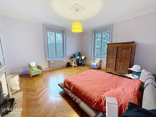 Appartement de charme de 229 m² dans une maison bourgeoise – Quartier Sainte-Marie