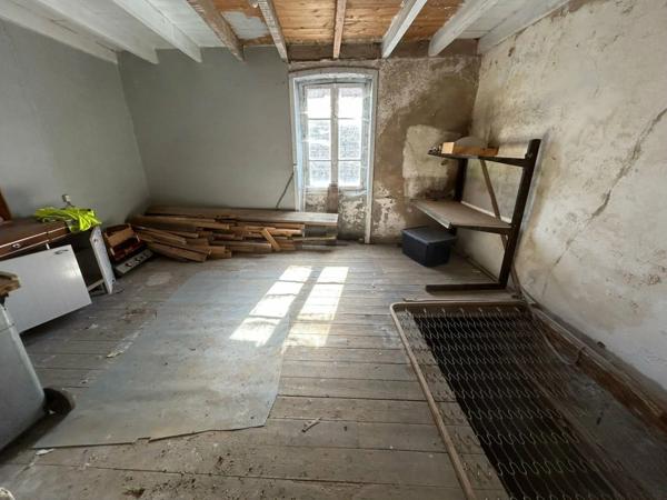 Opportunité rare : Maison de ville à restaurer entièrement – Fort potentiel