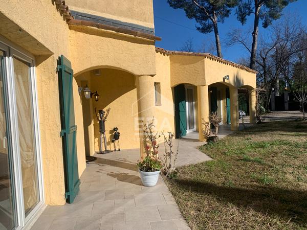 LE  ROURET Villa 4P  piscine quartier du Castellet