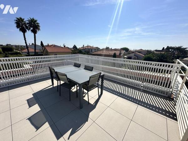À vendre : Superbe Duplex de 173m² avec terrasse dans une Maison Privée à Cagnes-sur-Mer.