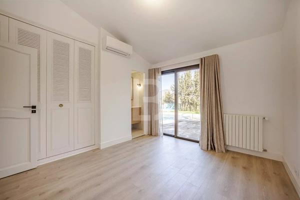 A vendre à Valbonne, villa au calme avec vue panoramique