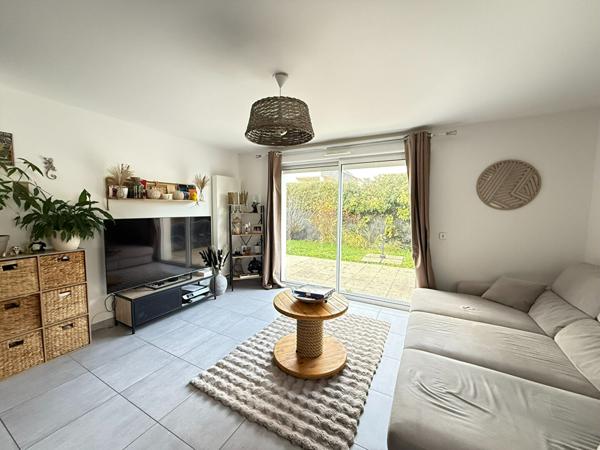 Maison familiale - Mûrs-Érigné bourg,  
Murs erigne 49610