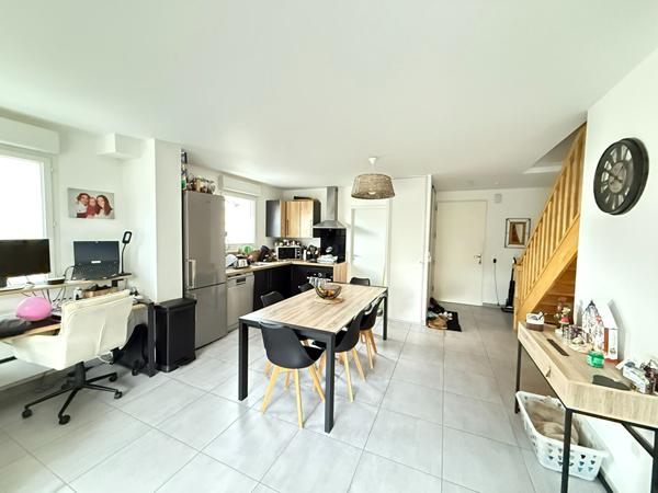 Maison familiale - Mûrs-Érigné bourg,  
Murs erigne 49610