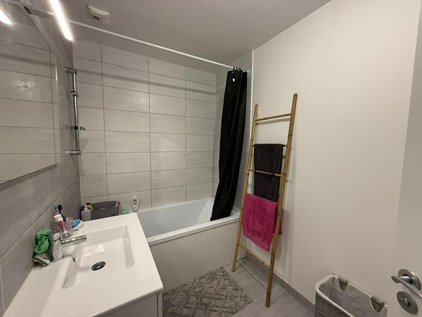 Maison familiale - Mûrs-Érigné bourg,  
Murs erigne 49610