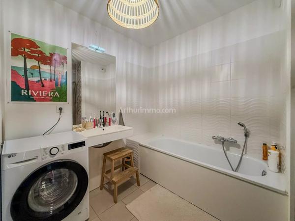 Vente                                                      Appartement
                        
                     4 pièces                      79 m2                     à Draguignan