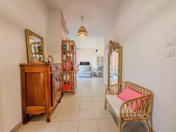 Vente                                                      Appartement
                        
                     4 pièces                      79 m2                     à Draguignan