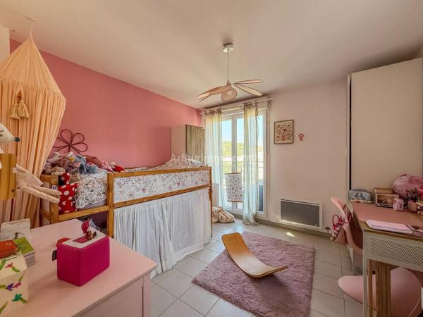 Vente                                                      Appartement
                        
                     4 pièces                      79 m2                     à Draguignan