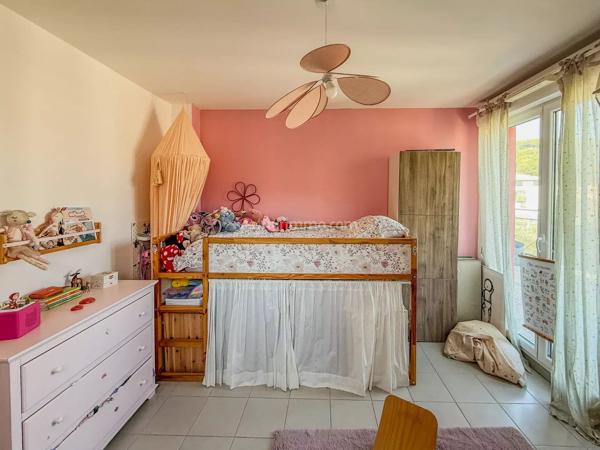 Vente                                                      Appartement
                        
                     4 pièces                      79 m2                     à Draguignan