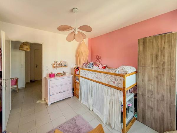 Vente                                                      Appartement
                        
                     4 pièces                      79 m2                     à Draguignan
