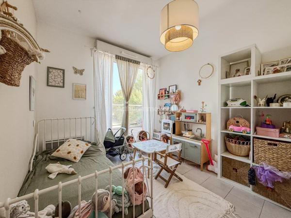 Vente                                                      Appartement
                        
                     4 pièces                      79 m2                     à Draguignan