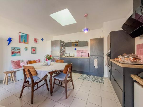 Vente                                                      Appartement
                        
                     4 pièces                      79 m2                     à Draguignan