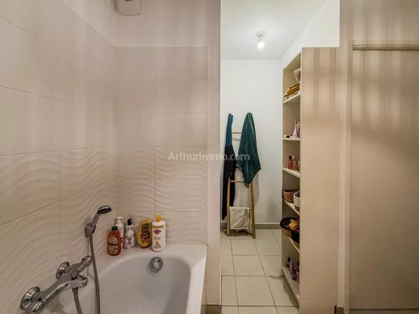 Vente                                                      Appartement
                        
                     4 pièces                      79 m2                     à Draguignan