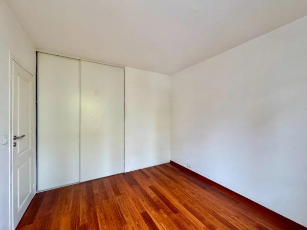 Appartement 3 pièces traversant sans vis à vis