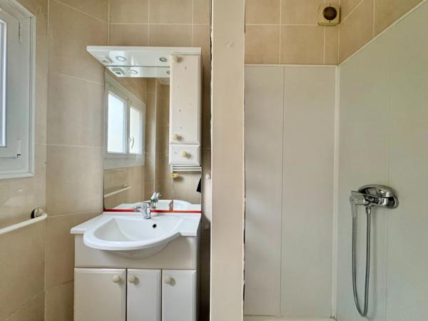 Appartement 3 pièces traversant sans vis à vis