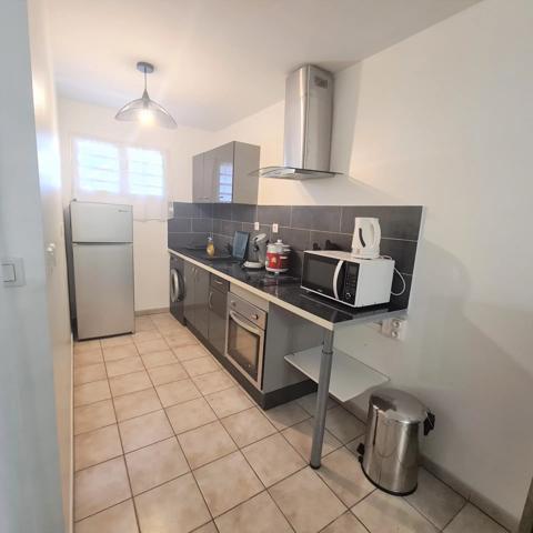 STUDIO MEUBLE – 28 m² – SAINT-PIERRE Réf. 83169322