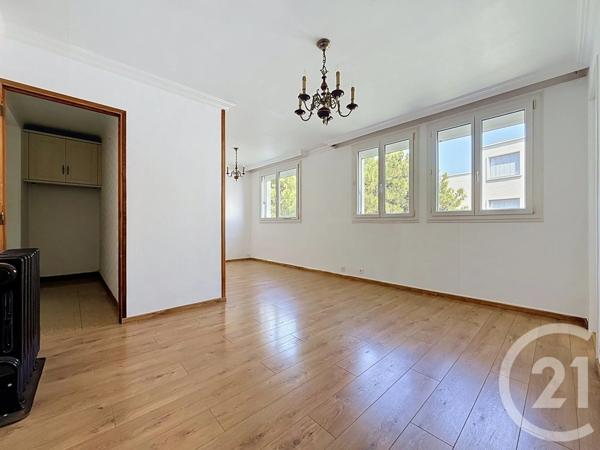 Appartement T2 à vendre  2 pièces - 42 m 2   MARSEILLE  - 13009