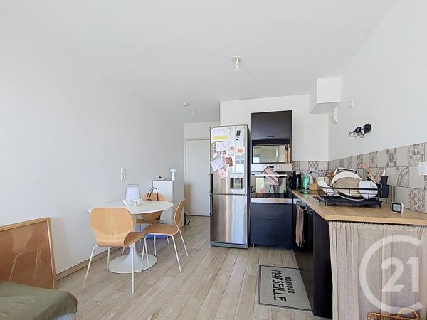 Appartement T2 à vendre  2 pièces - 42 m 2   MARSEILLE  - 13009