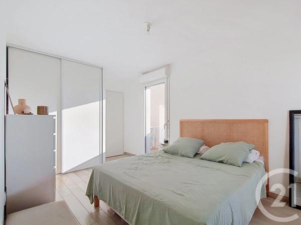 Appartement T2 à vendre  2 pièces - 42 m 2   MARSEILLE  - 13009