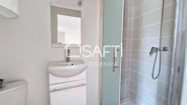 Maison de ville récente, 2 chambres...