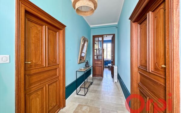 Maison à vendre    8 pièces •  Saint-Amand-Montrond