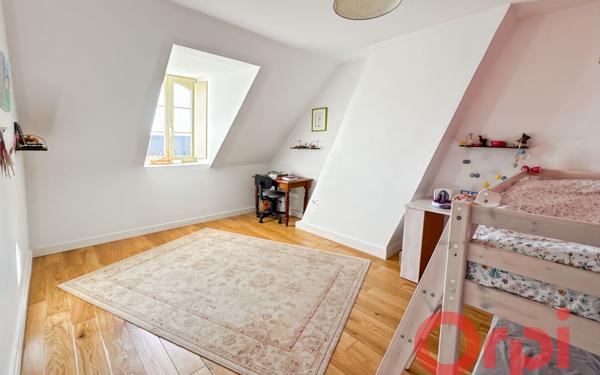 Maison à vendre    8 pièces •  Saint-Amand-Montrond