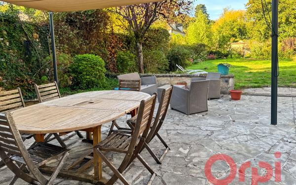 Maison à vendre    8 pièces •  Saint-Amand-Montrond