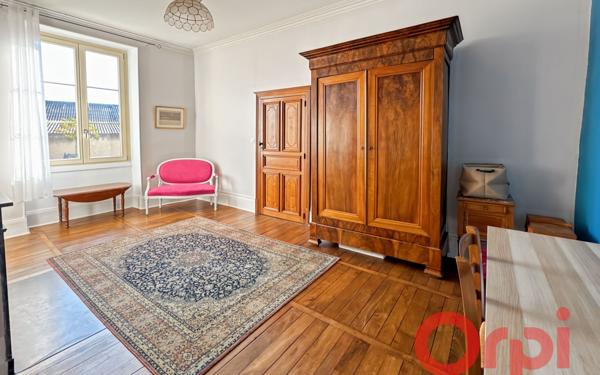 Maison à vendre    8 pièces •  Saint-Amand-Montrond