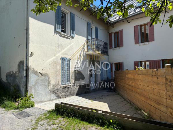 MAISON - PROCHE CENTRE-VILLE - JARDIN & GARAGE Barcelonnette (04400)