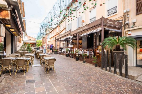 Restaurant très fréquenté à Sainte-Maxime – Forte rentabilité + logement inclus