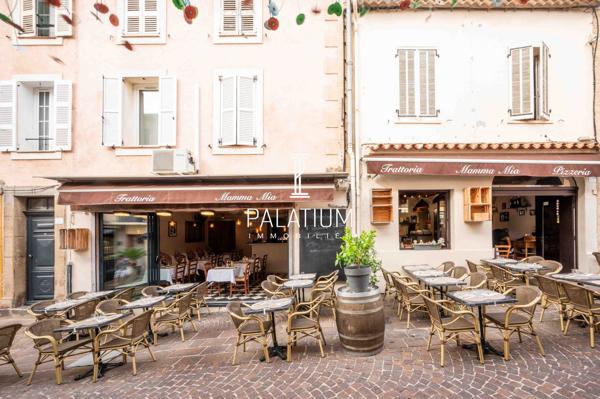 Restaurant très fréquenté à Sainte-Maxime – Forte rentabilité + logement inclus