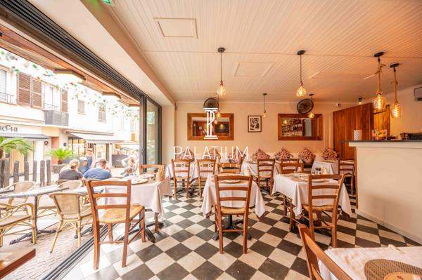 Restaurant très fréquenté à Sainte-Maxime – Forte rentabilité + logement inclus