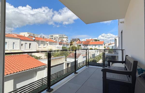 Centre-ville appartement avec grande terrasse et parking