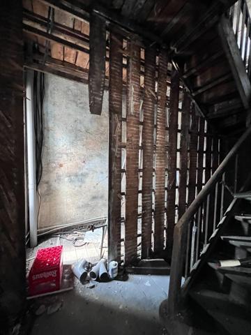 🏠 Triplex à rénover – 60 m² au sol – Terrasse 15 m² – 76 000 € FAI 📍 Sarreguemines – Centre-ville