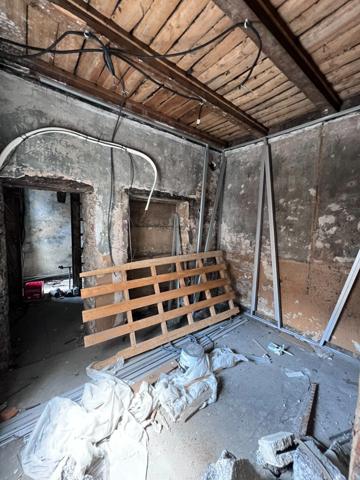 🏠 Triplex à rénover – 60 m² au sol – Terrasse 15 m² – 76 000 € FAI 📍 Sarreguemines – Centre-ville