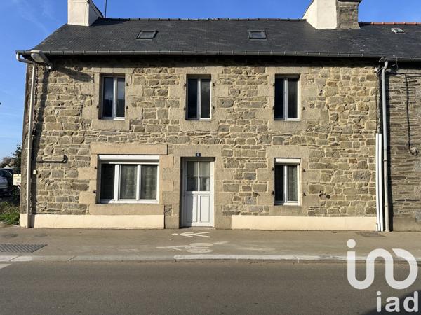 Maison traditionnelle 5 pièces de 88 m² à Maël-Carhaix (22340)