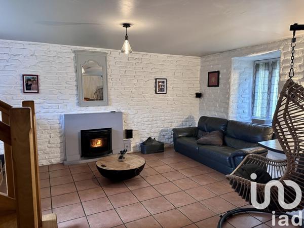 Maison traditionnelle 5 pièces de 88 m² à Maël-Carhaix (22340)