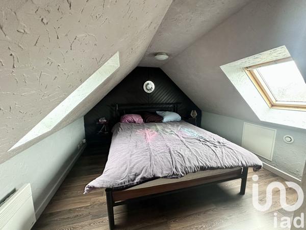 Maison traditionnelle 5 pièces de 88 m² à Maël-Carhaix (22340)