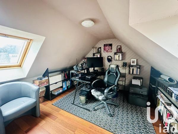 Maison traditionnelle 5 pièces de 88 m² à Maël-Carhaix (22340)