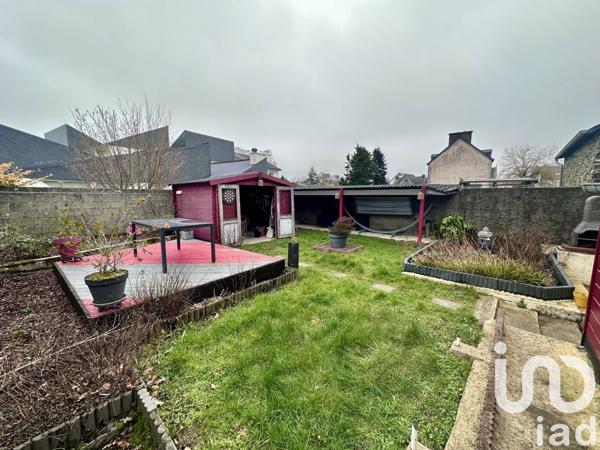 Maison traditionnelle 5 pièces de 88 m² à Maël-Carhaix (22340)