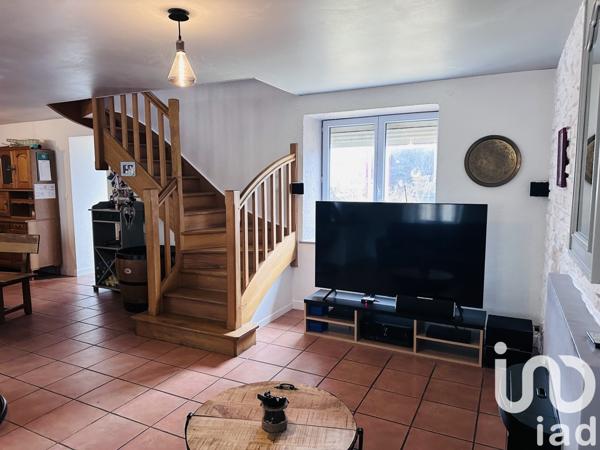 Maison traditionnelle 5 pièces de 88 m² à Maël-Carhaix (22340)